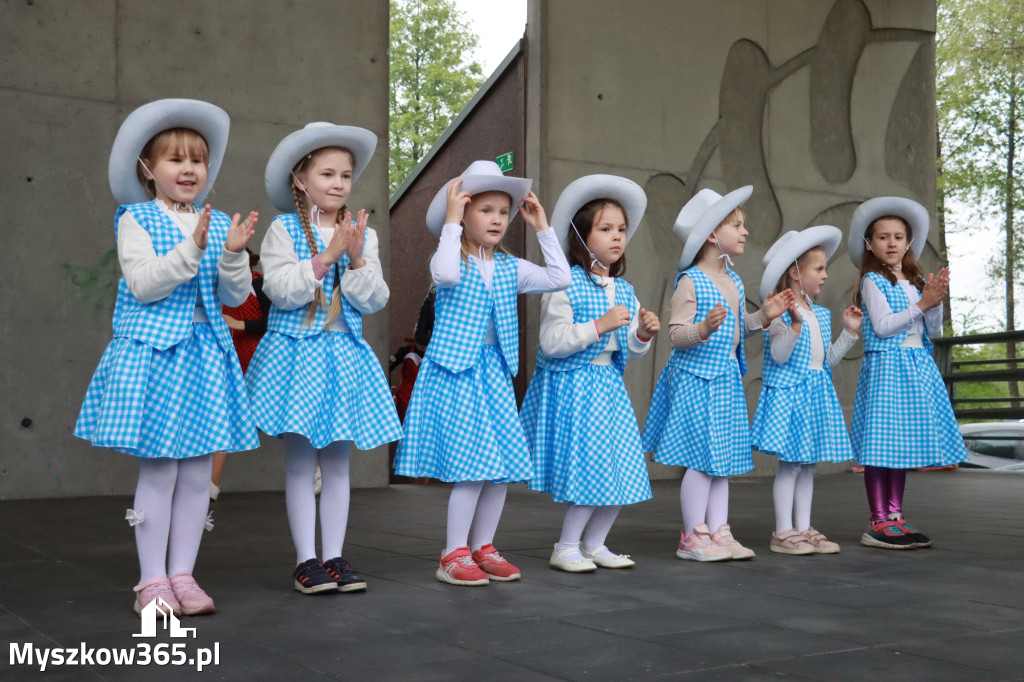 Fotorelacja: VII Familijny Bieg z Książką w Myszkowie