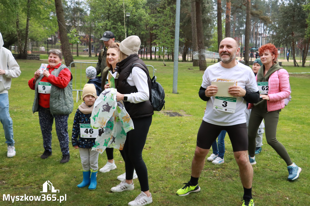 Fotorelacja: VII Familijny Bieg z Książką w Myszkowie