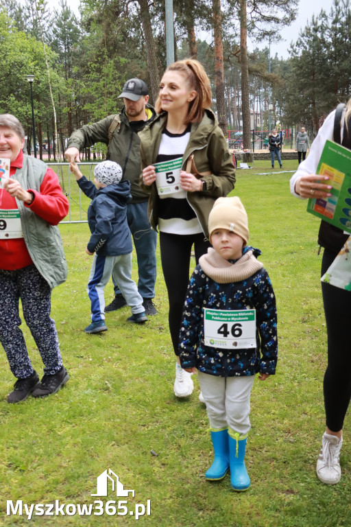 Fotorelacja: VII Familijny Bieg z Książką w Myszkowie