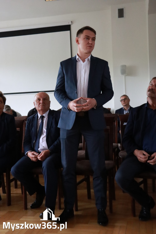 Fotorelacja: Podpisanie umowy w Koziegłowach na przebudowę drogi DW 789