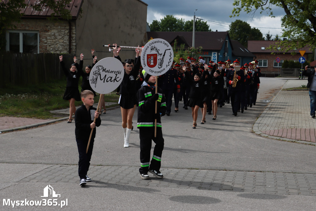 Fotorelacja I: 120-lecie OSP Żarki - przemarsz na plac targowy