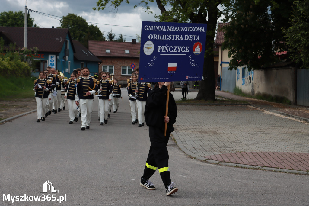 Fotorelacja I: 120-lecie OSP Żarki - przemarsz na plac targowy