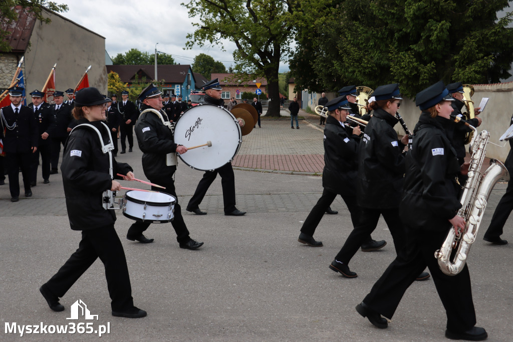 Fotorelacja I: 120-lecie OSP Żarki - przemarsz na plac targowy