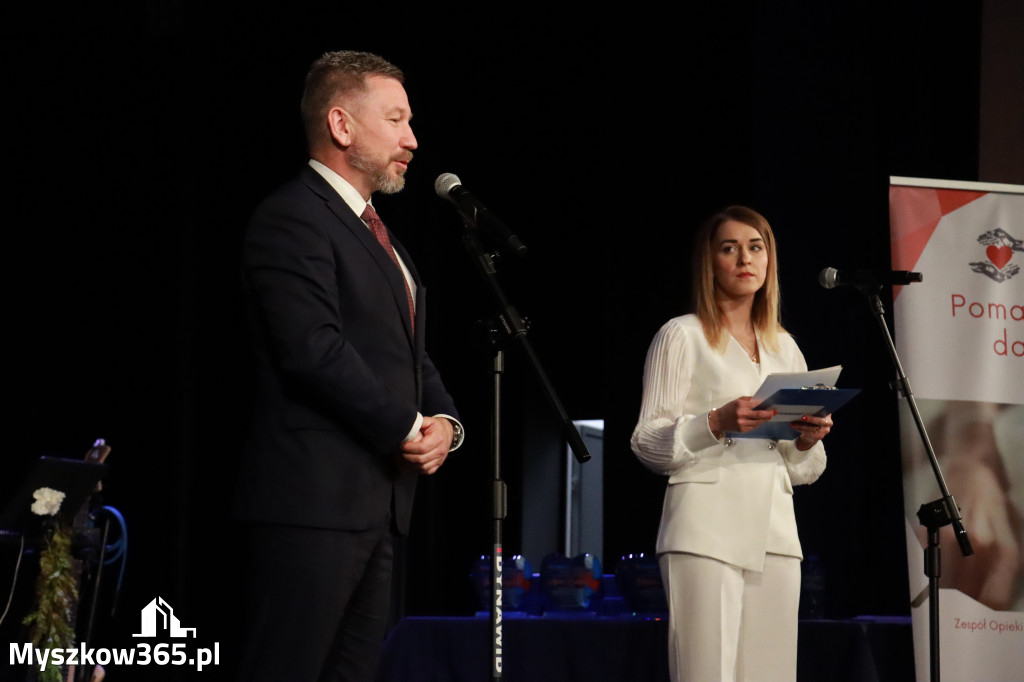 Fotorelacja: Koncert Basi Janygi w MDK Myszków