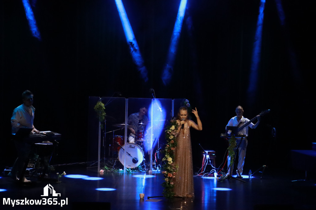 Fotorelacja: Koncert Basi Janygi w MDK Myszków