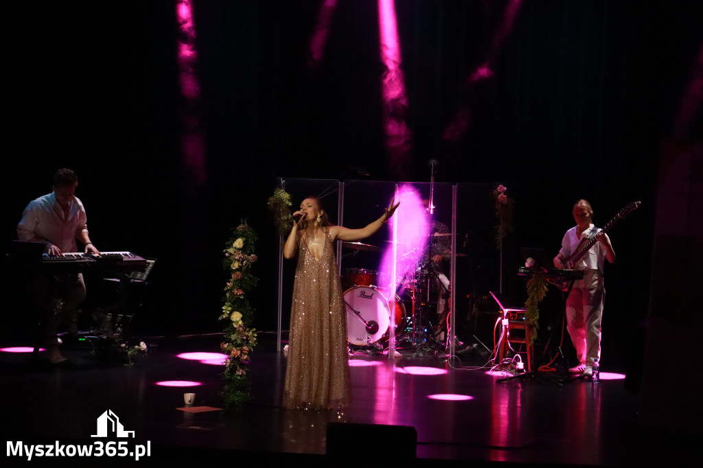 Fotorelacja: Koncert Basi Janygi w MDK Myszków