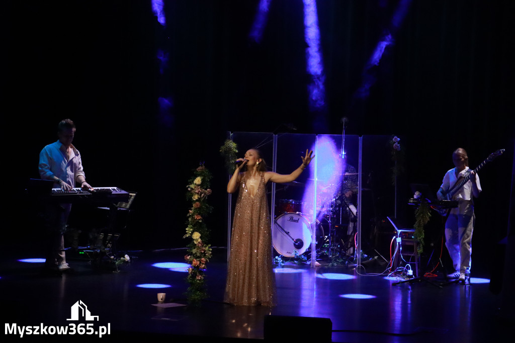 Fotorelacja: Koncert Basi Janygi w MDK Myszków