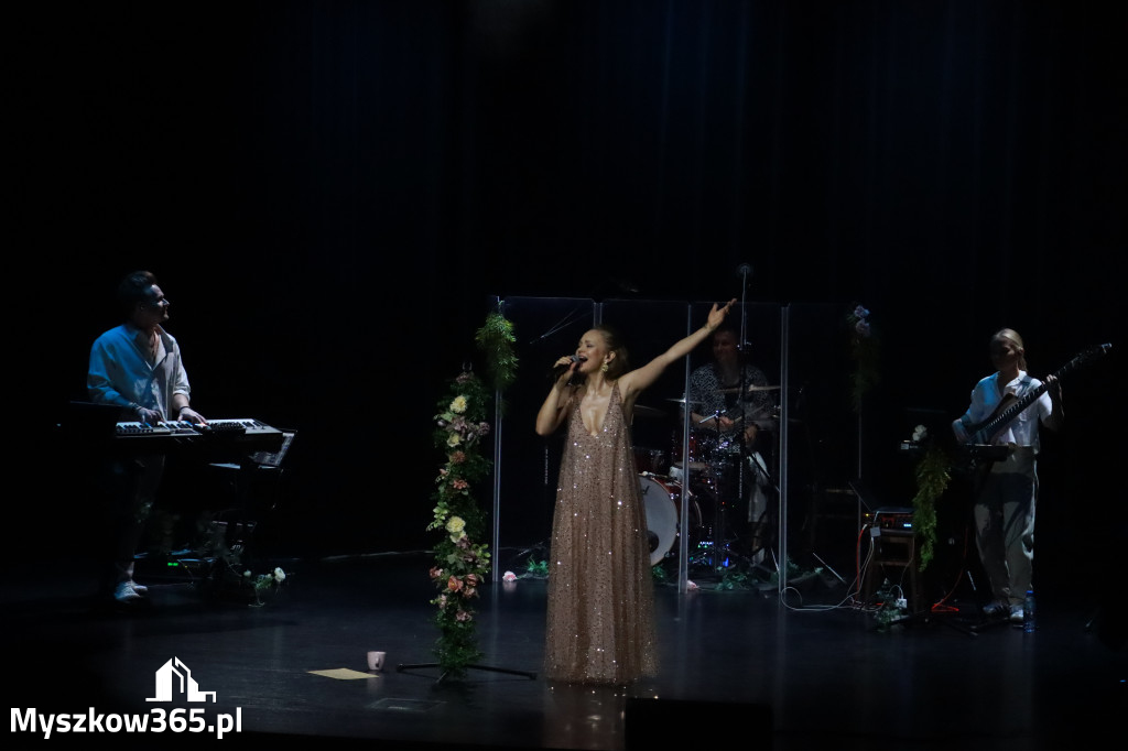 Fotorelacja: Koncert Basi Janygi w MDK Myszków