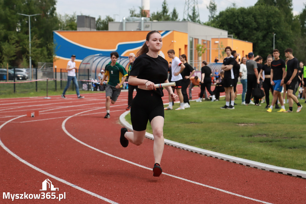 Fotorelacja: Powiatowy Festiwal Sztafet w Myszkowie