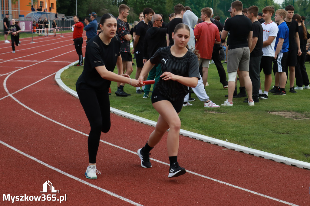 Fotorelacja: Powiatowy Festiwal Sztafet w Myszkowie