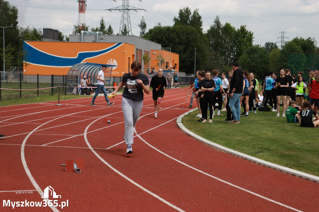 Fotorelacja: Powiatowy Festiwal Sztafet w Myszkowie