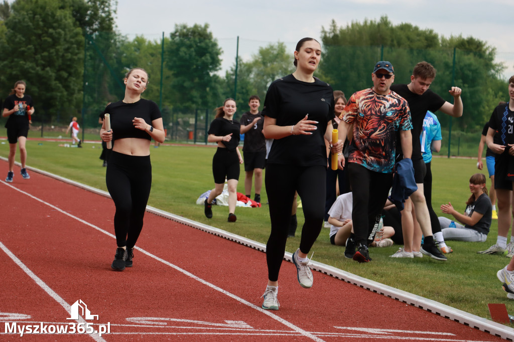Fotorelacja: Powiatowy Festiwal Sztafet w Myszkowie