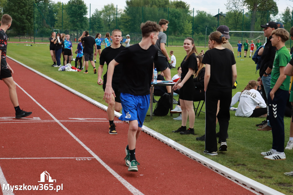 Fotorelacja: Powiatowy Festiwal Sztafet w Myszkowie