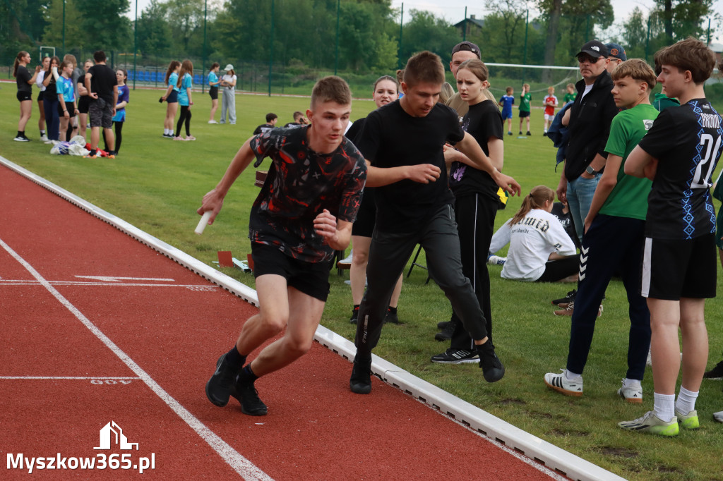 Fotorelacja: Powiatowy Festiwal Sztafet w Myszkowie