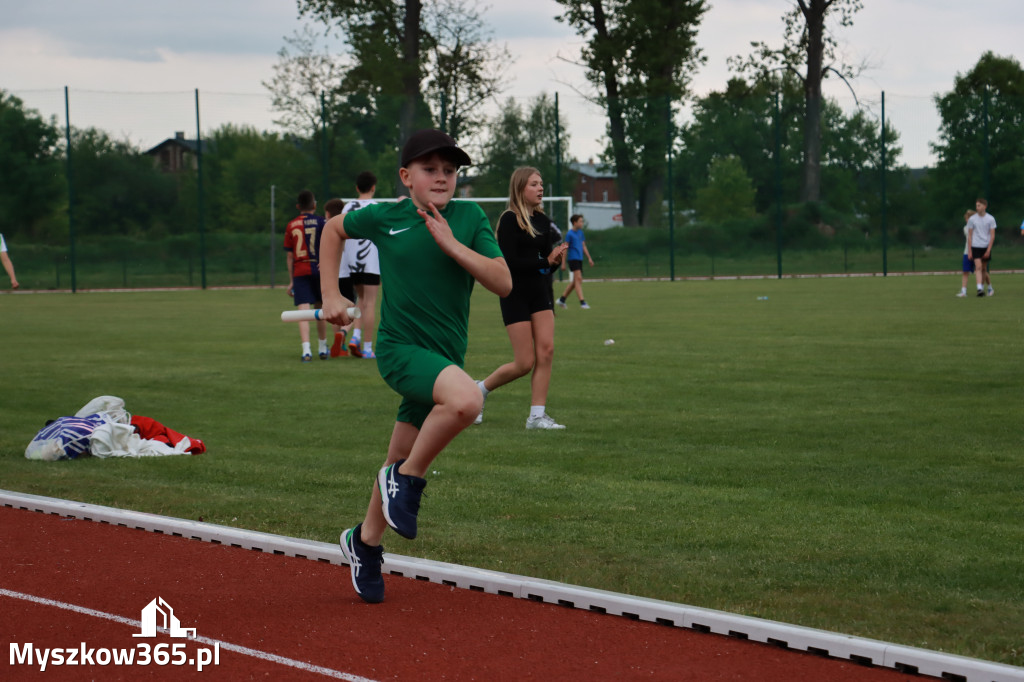 Fotorelacja: Powiatowy Festiwal Sztafet w Myszkowie