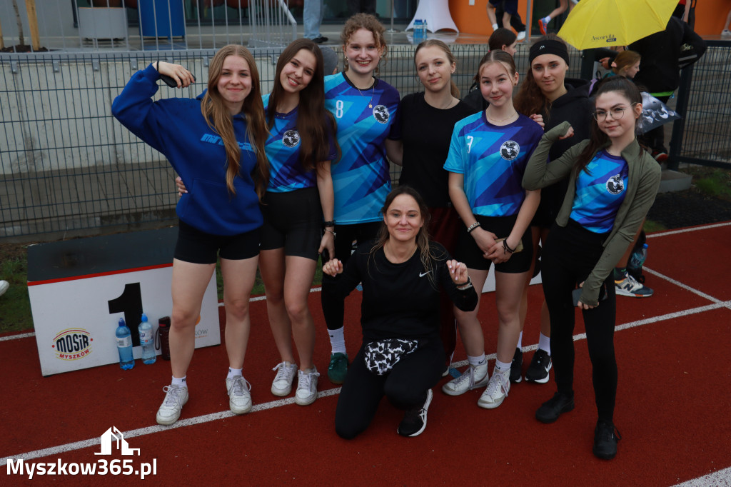 Fotorelacja: Powiatowy Festiwal Sztafet w Myszkowie