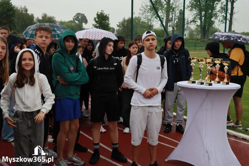 Fotorelacja: Powiatowy Festiwal Sztafet w Myszkowie