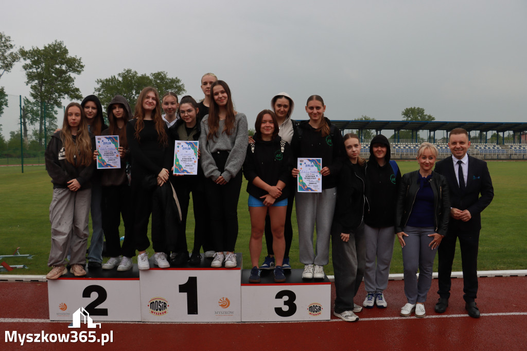 Fotorelacja: Powiatowy Festiwal Sztafet w Myszkowie