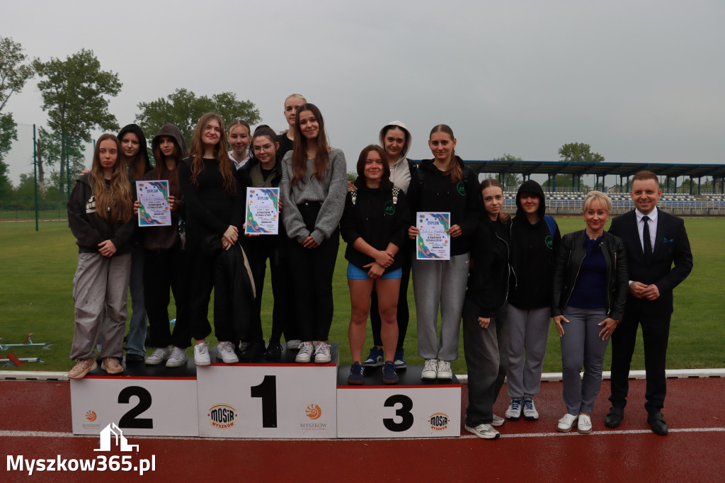 Fotorelacja: Powiatowy Festiwal Sztafet w Myszkowie