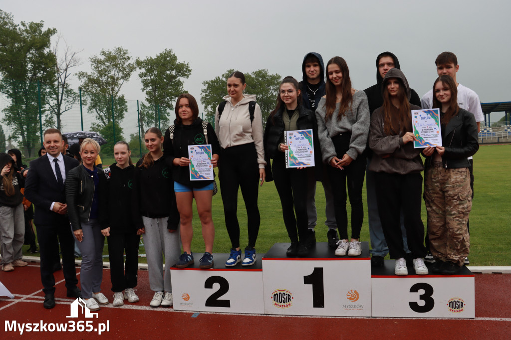 Fotorelacja: Powiatowy Festiwal Sztafet w Myszkowie