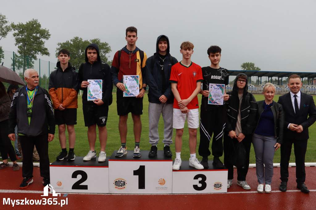 Fotorelacja: Powiatowy Festiwal Sztafet w Myszkowie