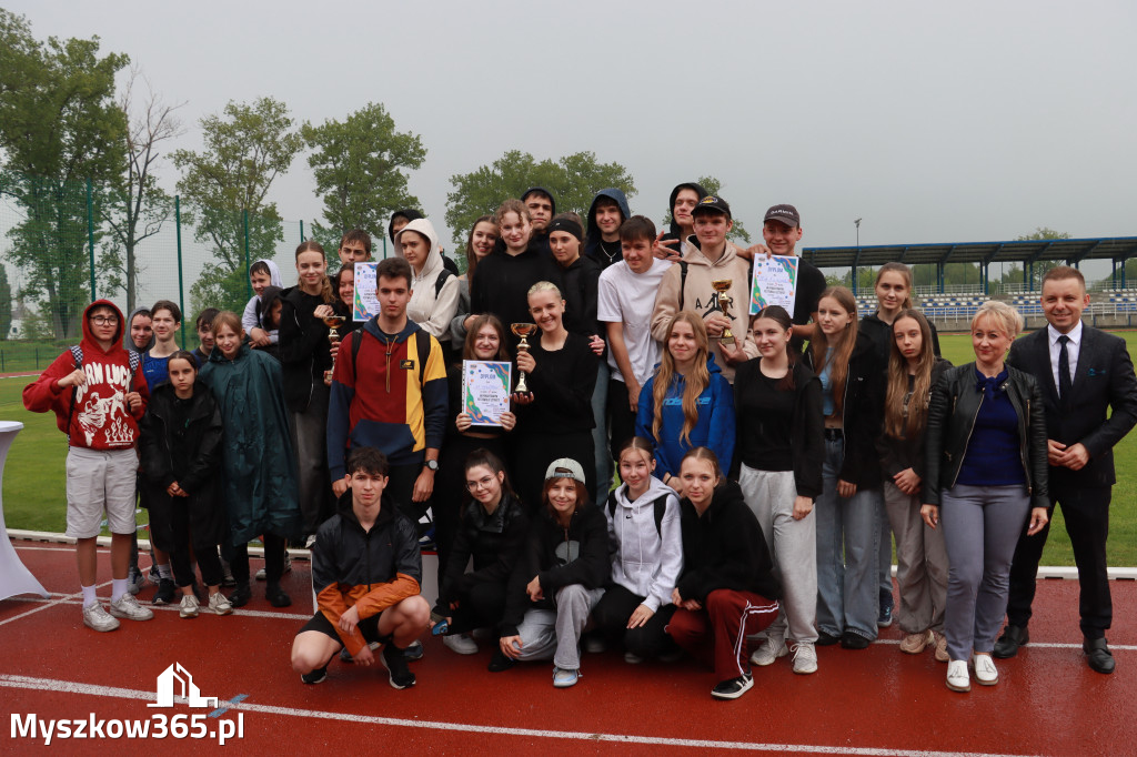 Fotorelacja: Powiatowy Festiwal Sztafet w Myszkowie