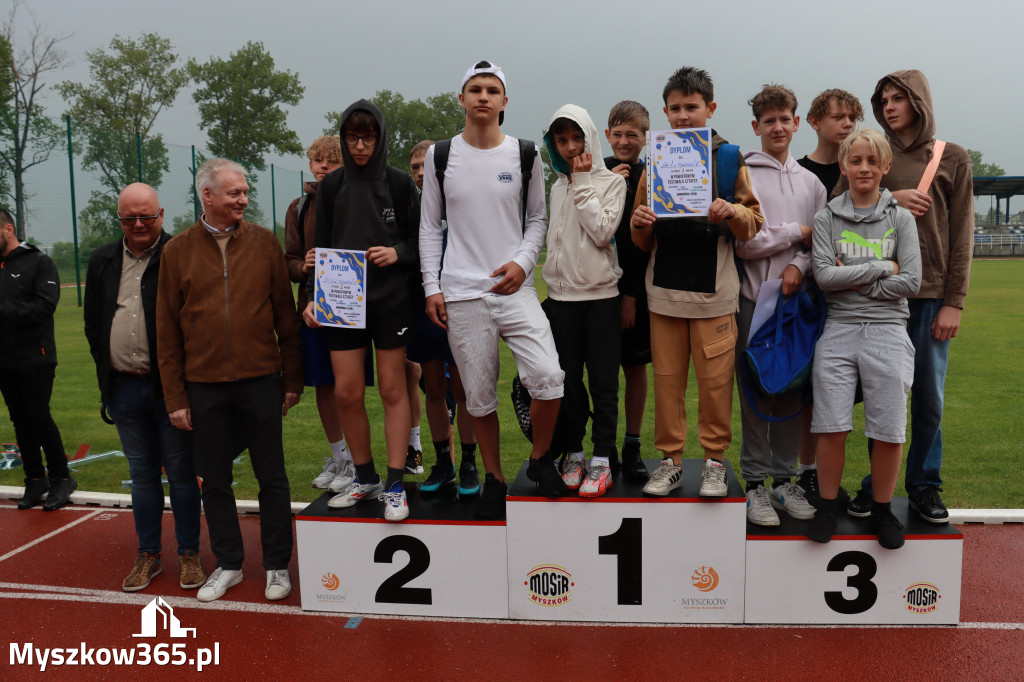 Fotorelacja: Powiatowy Festiwal Sztafet w Myszkowie
