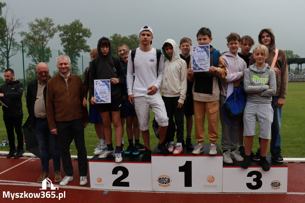 Fotorelacja: Powiatowy Festiwal Sztafet w Myszkowie