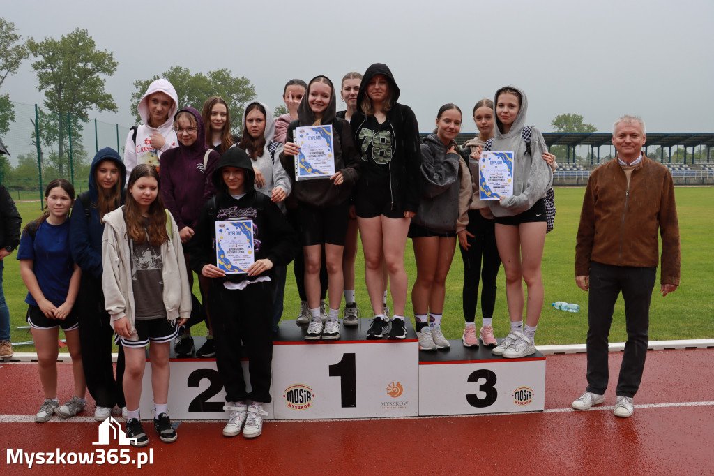 Fotorelacja: Powiatowy Festiwal Sztafet w Myszkowie