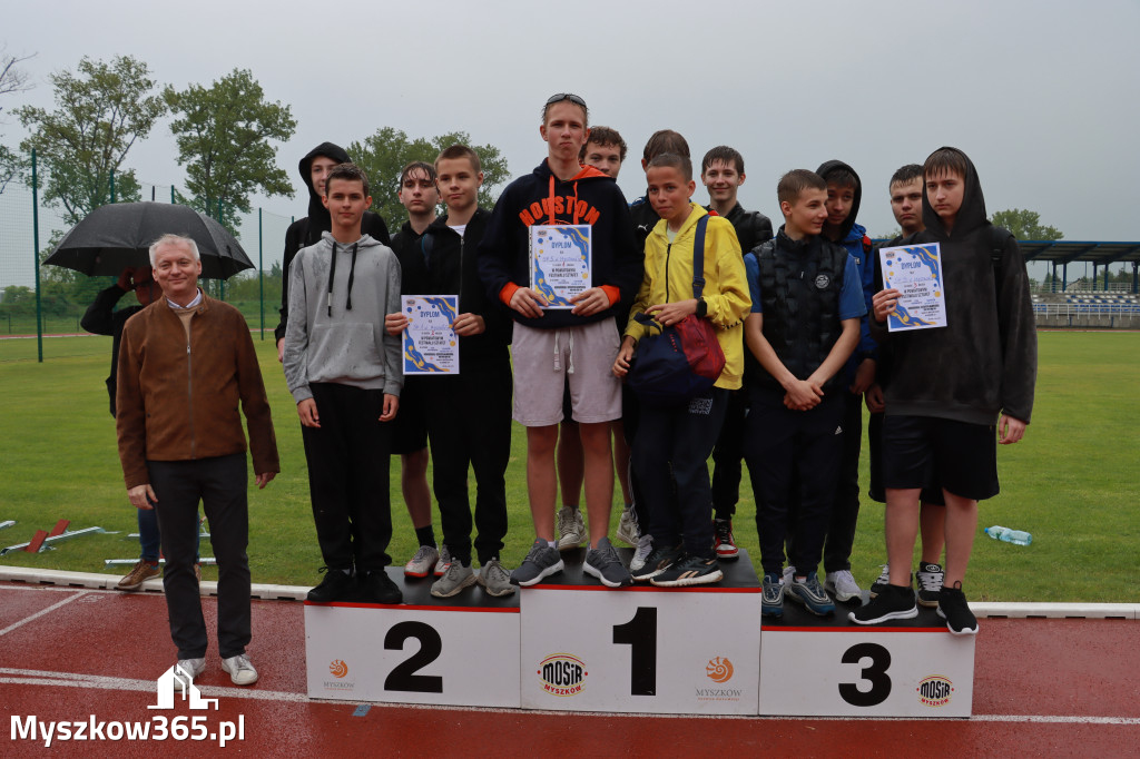 Fotorelacja: Powiatowy Festiwal Sztafet w Myszkowie