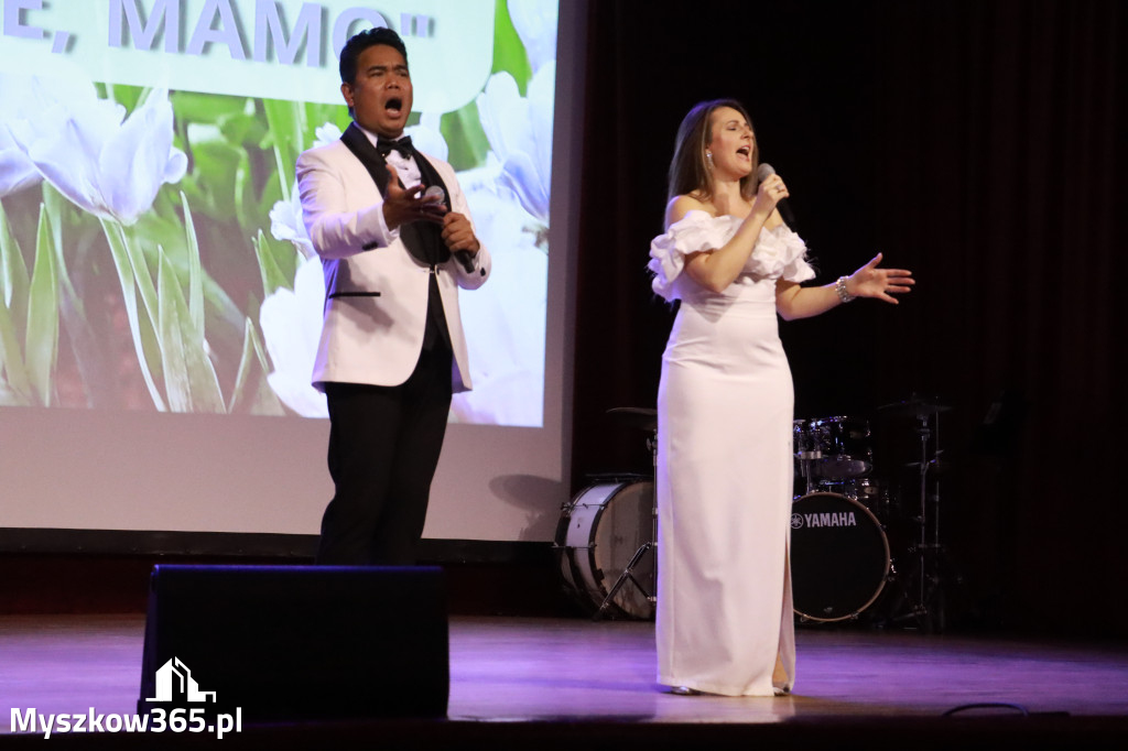 Fotorelacja: Koncert DLA CIEBIE MAMO w Koziegłowach