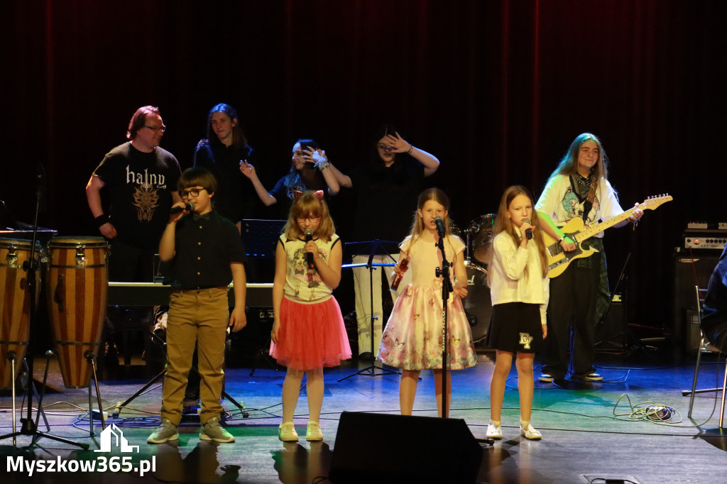 Fotorelacja: Dzień Mamy w MDK Myszków