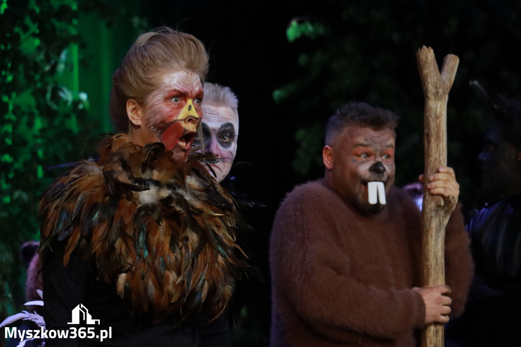 Fotorelacja I: Charytatywny spektakl Leć nisko, biegnij wysoko w MDK Myszków