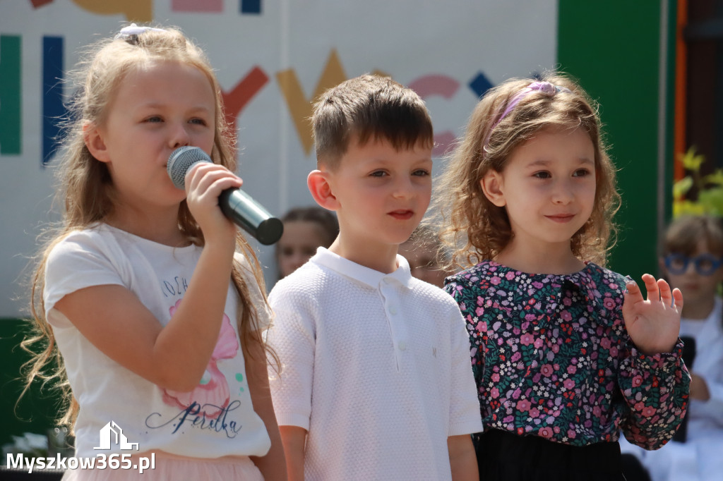 Fotorelacja I: Nadanie imienia Przedszkolu w Żarkach Letnisko
