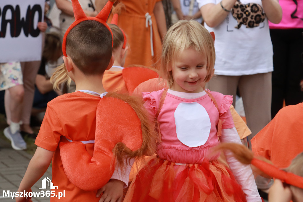 Fotorelacja I: Nadanie imienia Przedszkolu w Żarkach Letnisko