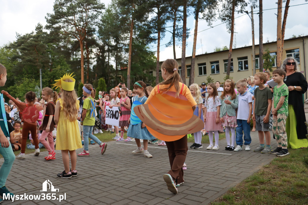 Fotorelacja I: Nadanie imienia Przedszkolu w Żarkach Letnisko
