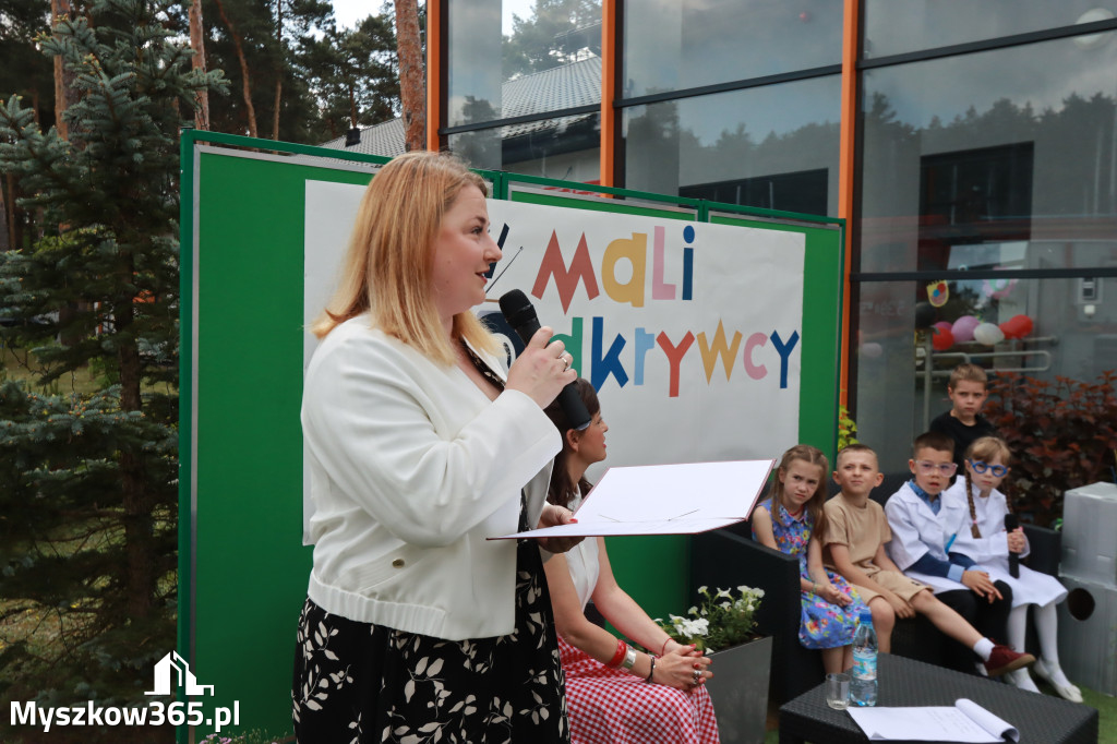 Fotorelacja I: Nadanie imienia Przedszkolu w Żarkach Letnisko