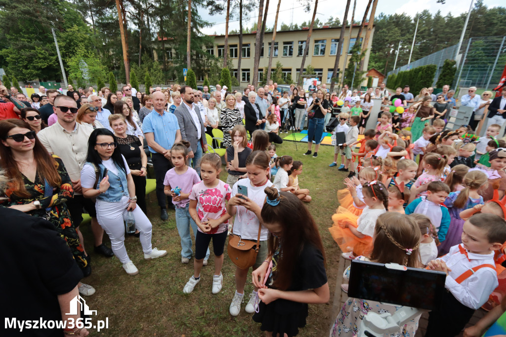 Fotorelacja I: Nadanie imienia Przedszkolu w Żarkach Letnisko