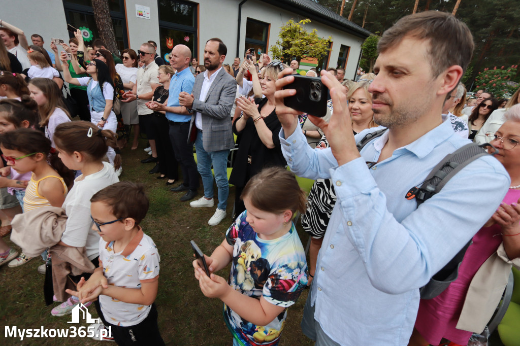 Fotorelacja I: Nadanie imienia Przedszkolu w Żarkach Letnisko