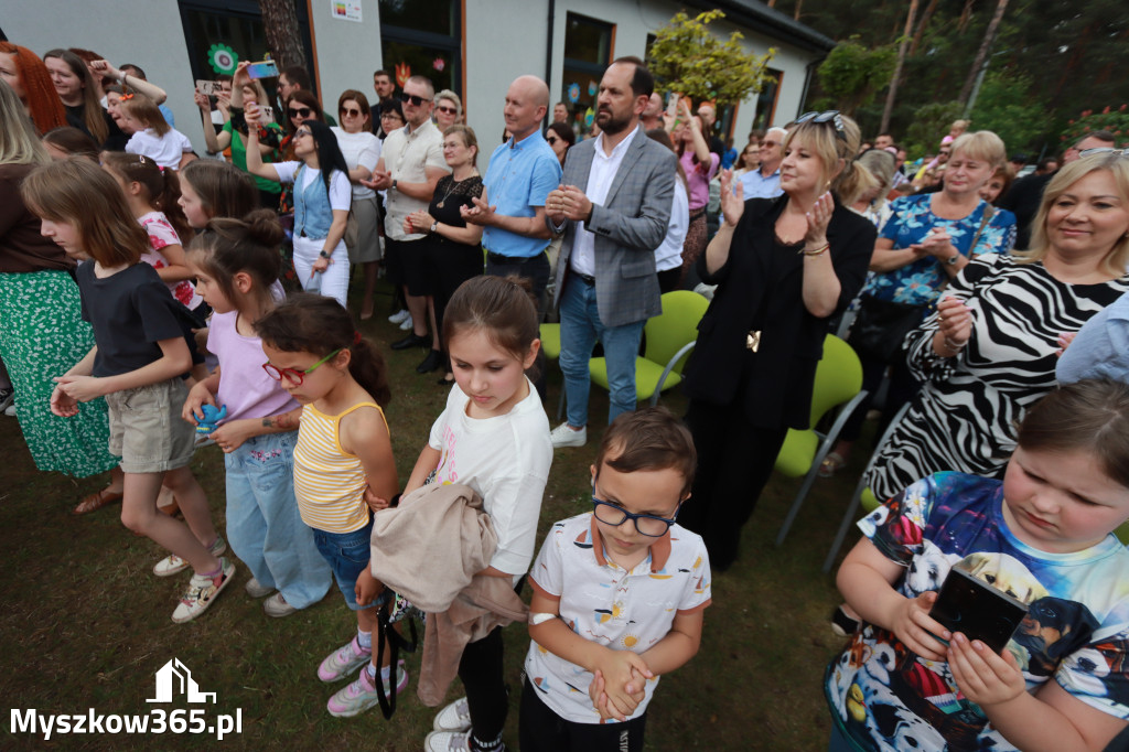 Fotorelacja I: Nadanie imienia Przedszkolu w Żarkach Letnisko