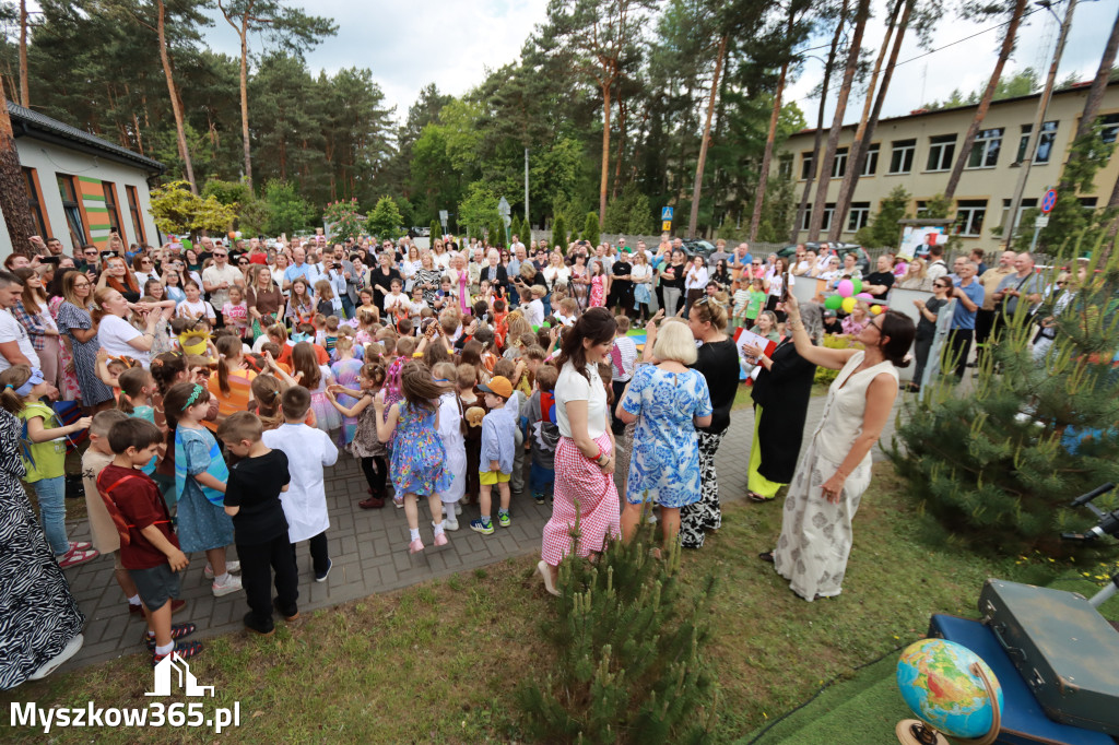 Fotorelacja I: Nadanie imienia Przedszkolu w Żarkach Letnisko