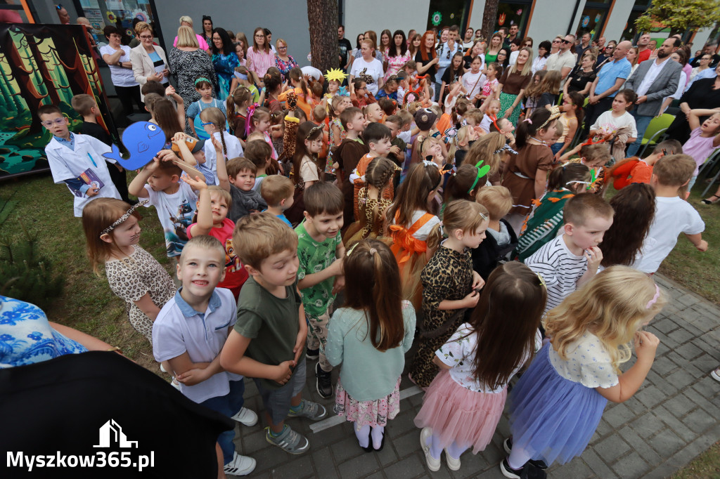 Fotorelacja I: Nadanie imienia Przedszkolu w Żarkach Letnisko