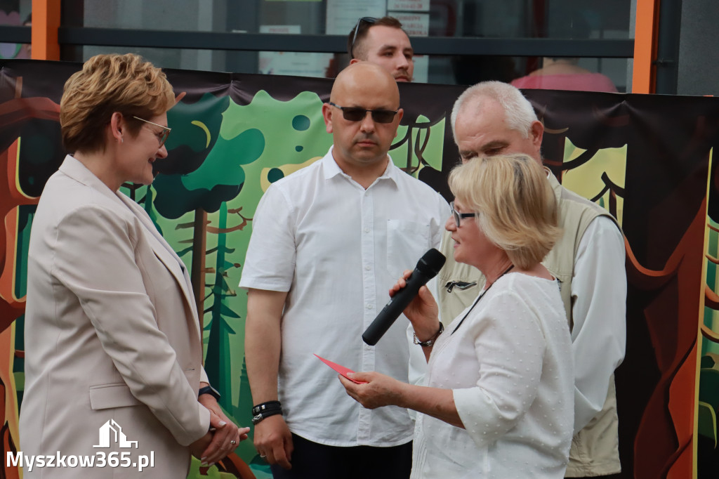 Fotorelacja II: Nadanie imienia Przedszkolu w Żarkach Letnisko