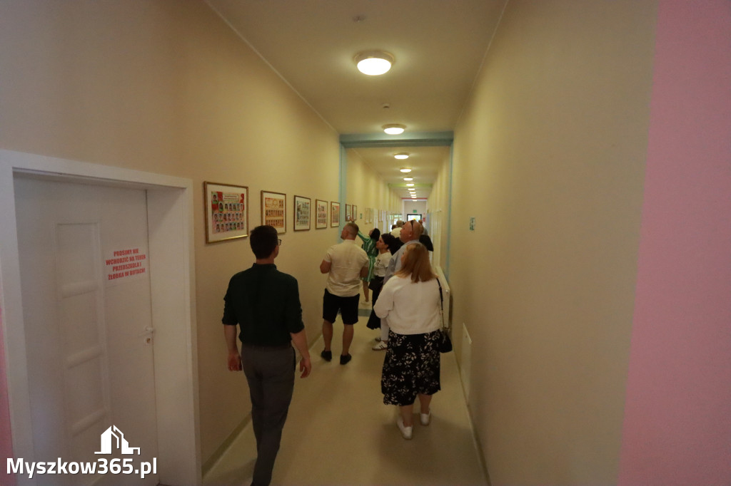 Fotorelacja II: Nadanie imienia Przedszkolu w Żarkach Letnisko