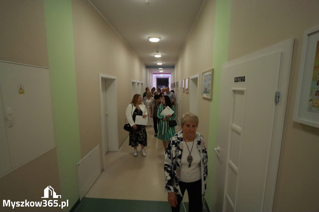 Fotorelacja II: Nadanie imienia Przedszkolu w Żarkach Letnisko