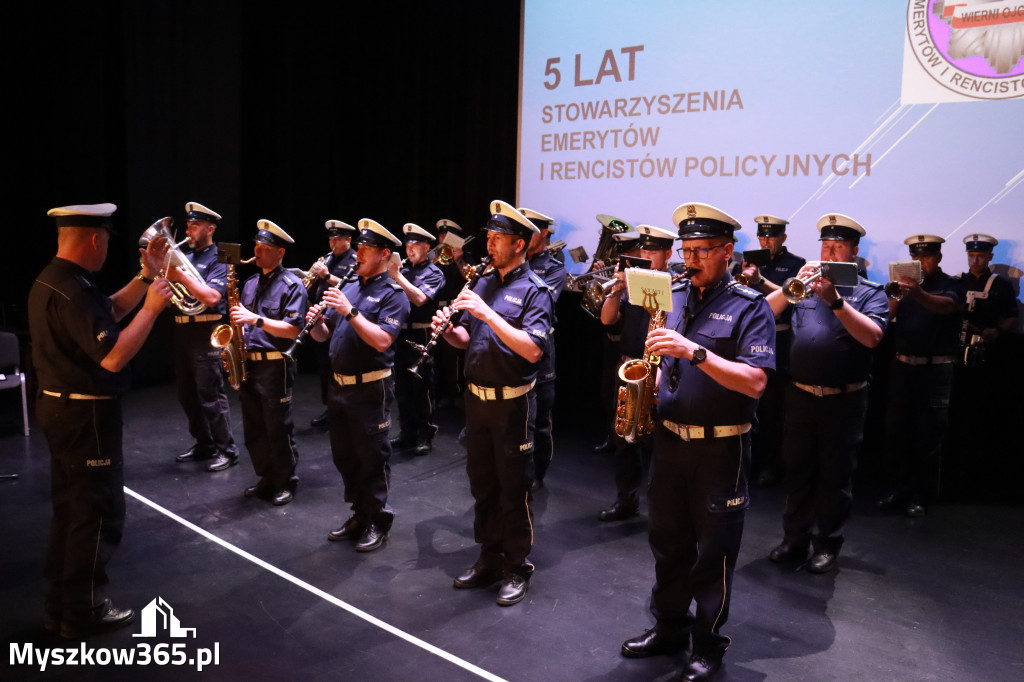 Fotorelacja I: 5 lat Stowarzyszenia Emerytów i Rencistów Policyjnych w Myszkowie