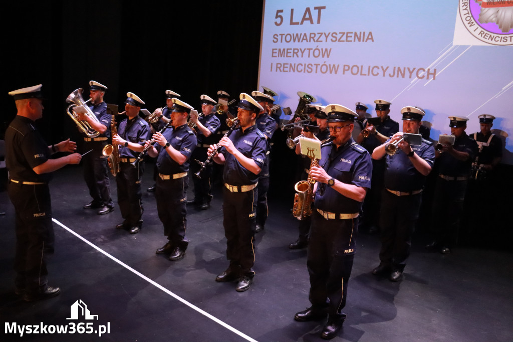 Fotorelacja I: 5 lat Stowarzyszenia Emerytów i Rencistów Policyjnych w Myszkowie