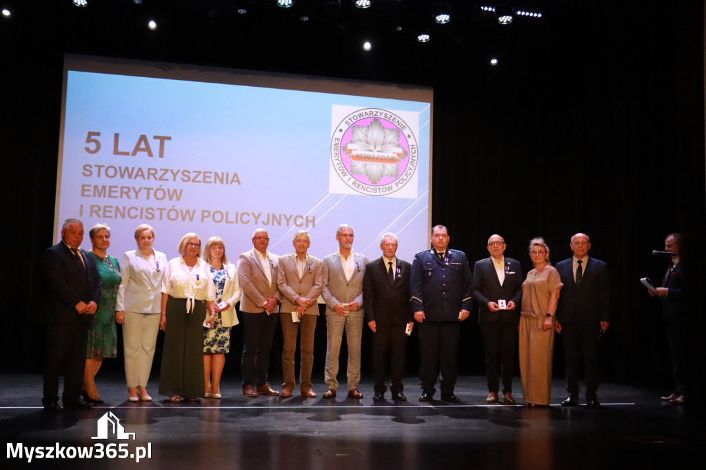 Fotorelacja I: 5 lat Stowarzyszenia Emerytów i Rencistów Policyjnych w Myszkowie