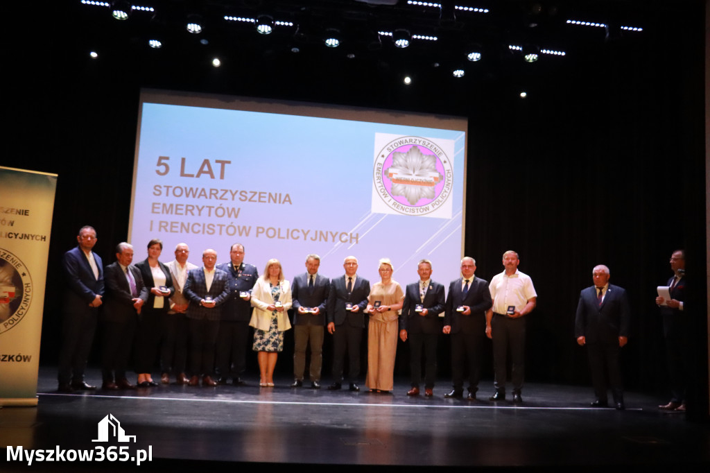 Fotorelacja I: 5 lat Stowarzyszenia Emerytów i Rencistów Policyjnych w Myszkowie
