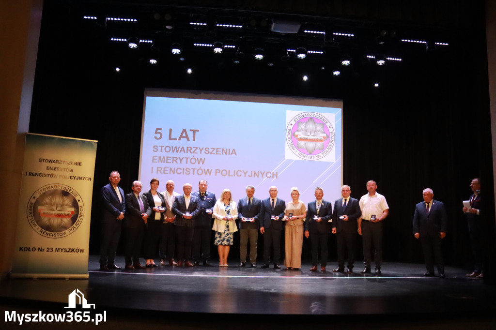 Fotorelacja I: 5 lat Stowarzyszenia Emerytów i Rencistów Policyjnych w Myszkowie